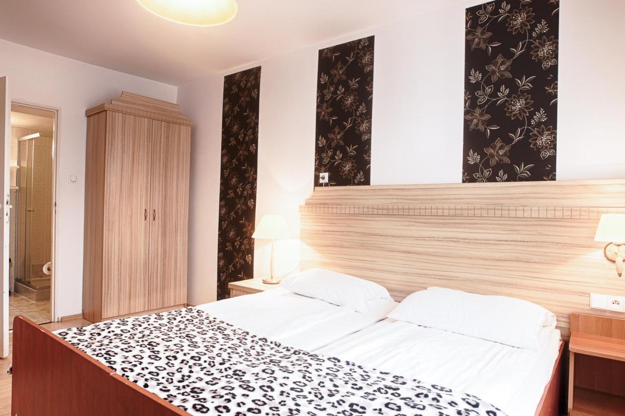 Pod Arkadami Hotell Darlowko Exteriör bild